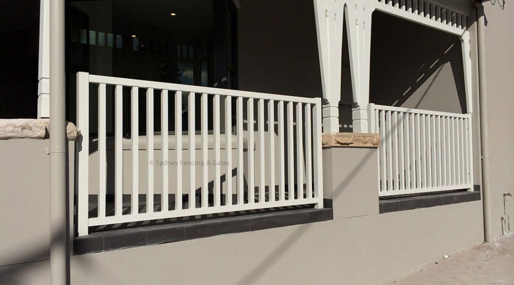 Aluminium vertical 40mm square balustrade