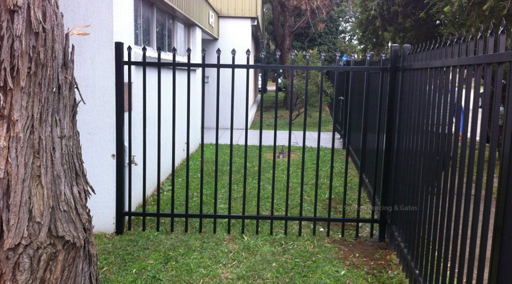 Crimped top security fencing