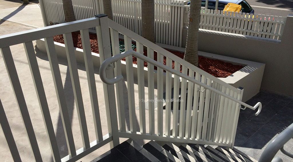 Vertical 40mm square balustrade with side handrail